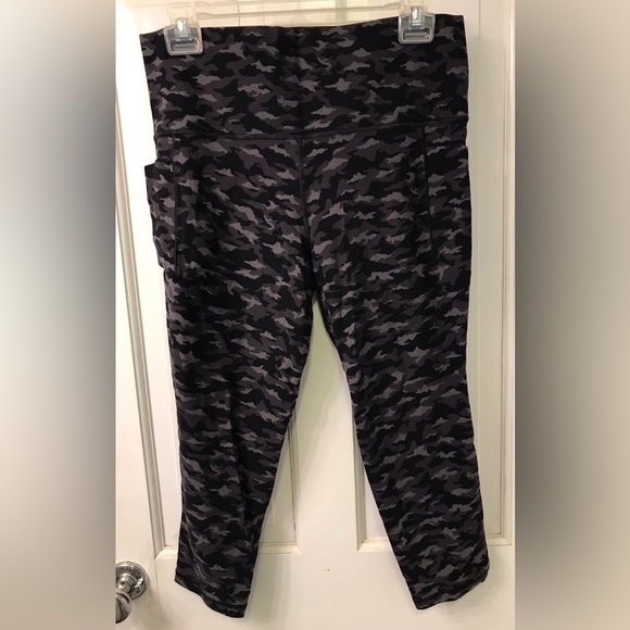 Athleta Salutation Stash 7/8 leggings PL large petiteTight Camo Lux Walnut Brown - Picture 3 of 11